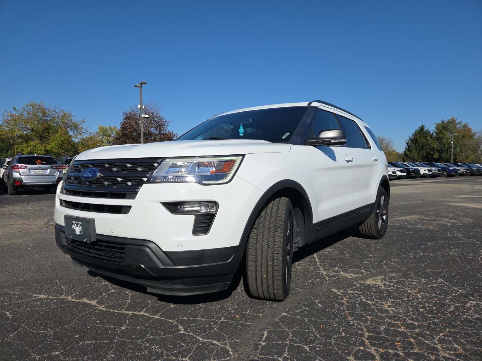 Used 2018 Ford Explorer XLT w/ Equipment Group 202A AWD/4WD image 13