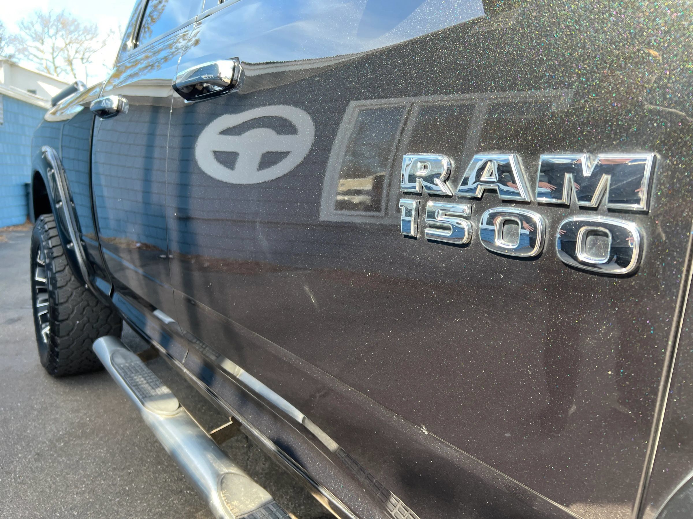 Used 2017 RAM 1500 Classic SLT AWD/4WD image 25