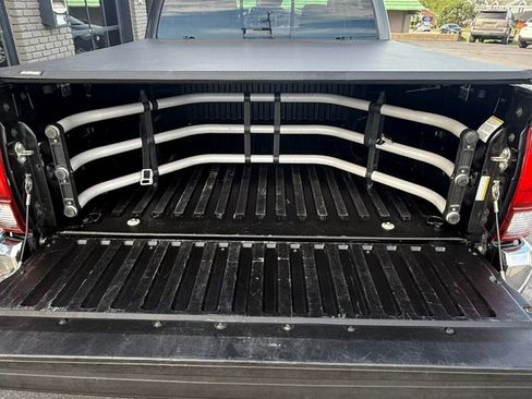 Used 2018 Toyota Tacoma SR5 RWD image 37