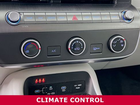 Used 2024 Hyundai Kona SE image 10