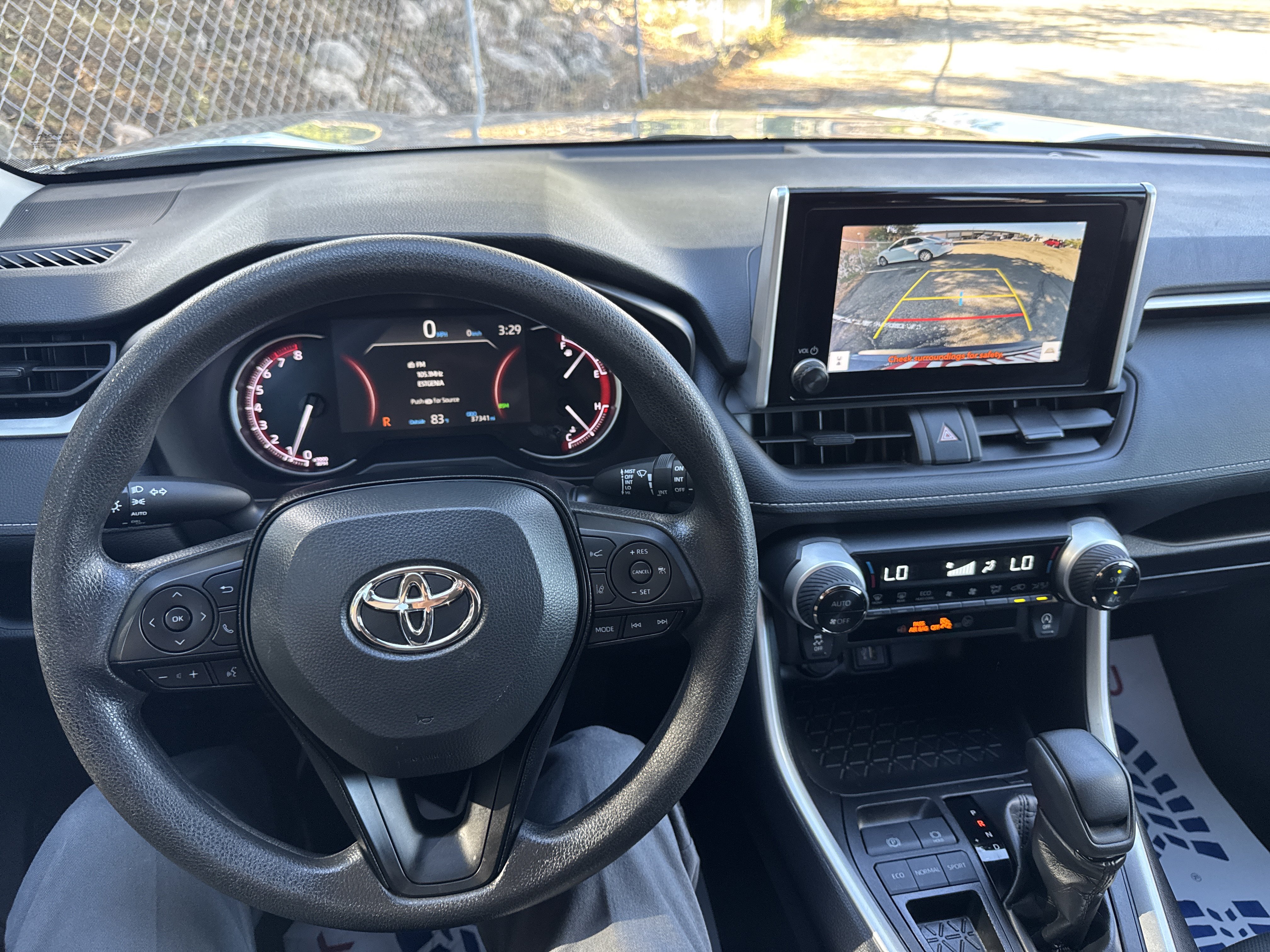 Used 2025 Toyota RAV4 XLE FWD image 35
