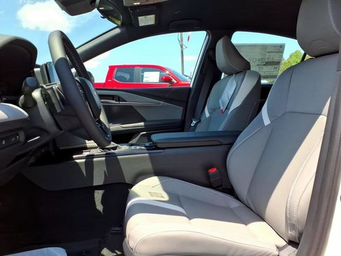 New 2026 Toyota Camry SE FWD image 8