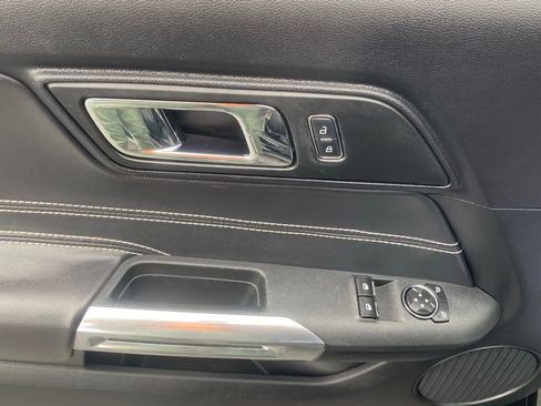 Used 2017 Ford Mustang Coupe image 20