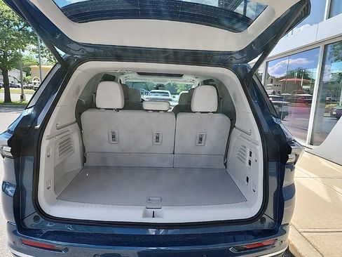 Used 2026 Buick Enclave Avenir w/ Super Cruise Package AWD/4WD image 8