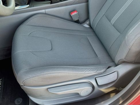 Used 2023 Hyundai Elantra SE FWD image 19