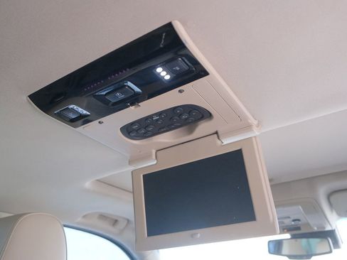 Used 2015 GMC Yukon XL Denali w/ Premium Package image 34