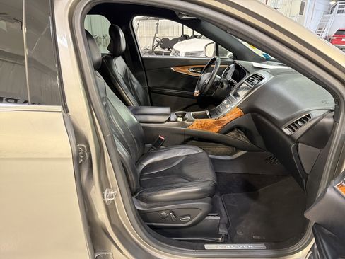 Used 2016 Lincoln MKX Select w/ Select Plus Package image 13