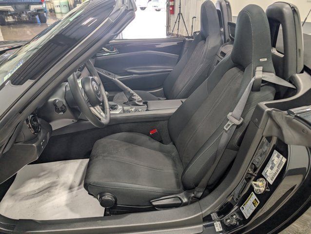 Used 2024 MAZDA MX-5 Miata Club RWD image 16