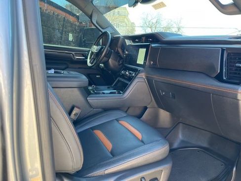 Used 2025 GMC Sierra 2500 AT4 w/ AT4 Premium Plus Package AWD/4WD image 23