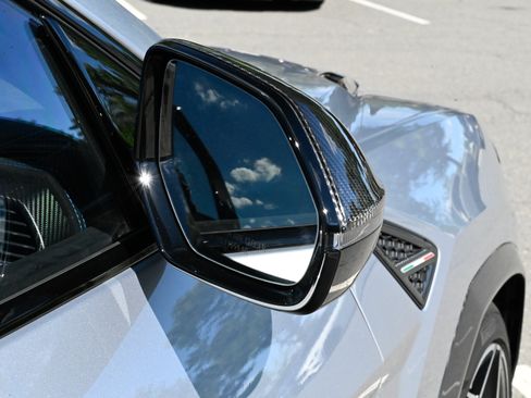 Used 2024 Lamborghini Urus Performante AWD/4WD image 13