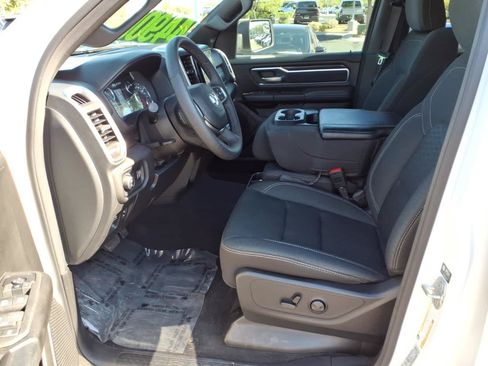 Used 2025 RAM 1500 Big Horn AWD/4WD image 32