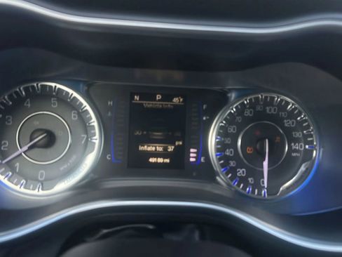 Used 2015 Chrysler 200 Limited w/ Convenience Group image 23