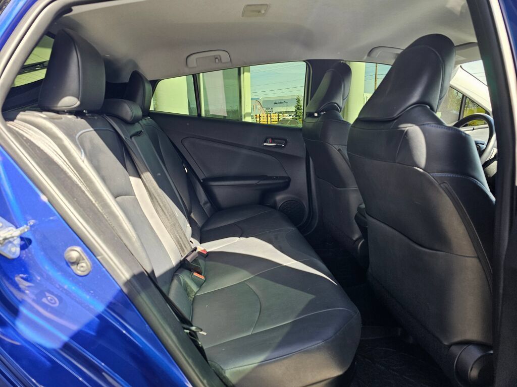 Used 2018 Toyota Prius Four Touring w/ Appearance Package FWD image 13
