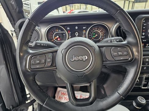 Used 2021 Jeep Gladiator Sport image 26