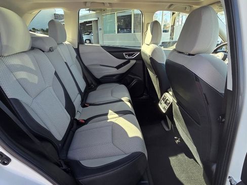 Used 2020 Subaru Forester Premium image 15