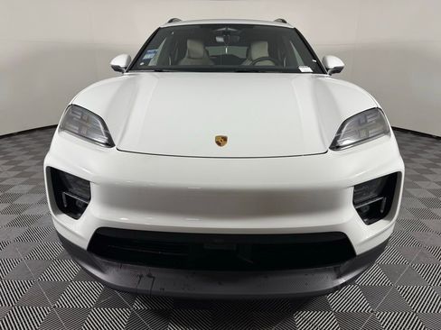New 2025 Porsche Macan 4 Electric image 10