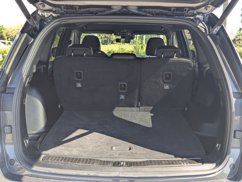 Used 2025 Jeep Grand Cherokee Altitude AWD/4WD image 14