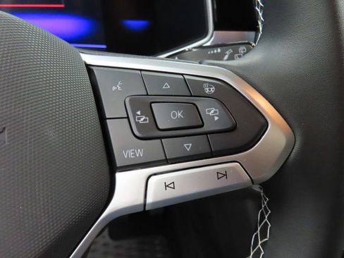 Used 2025 Volkswagen Taos SE image 49