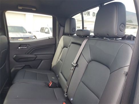 Used 2024 Chevrolet Colorado LT w/ LT Convenience Package III image 10