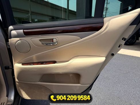 Used 2016 Lexus LS 460 w/ Comfort Package RWD image 21