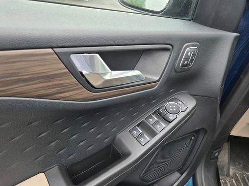 Used 2020 Ford Escape Titanium AWD/4WD image 37