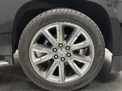 Used 2017 Chevrolet Suburban Premier RWD image 29
