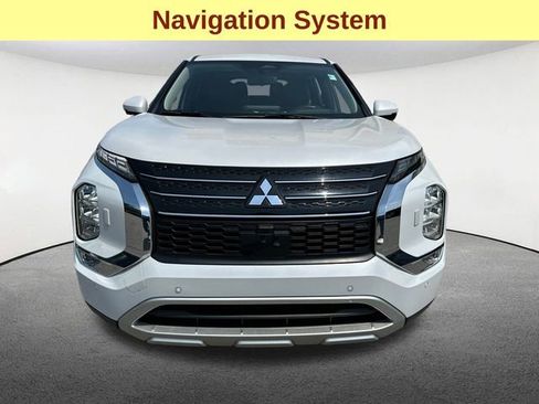 Used 2023 Mitsubishi Outlander SE image 4