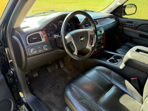 Used 2014 Chevrolet Suburban LT w/ Luxury Package image 23