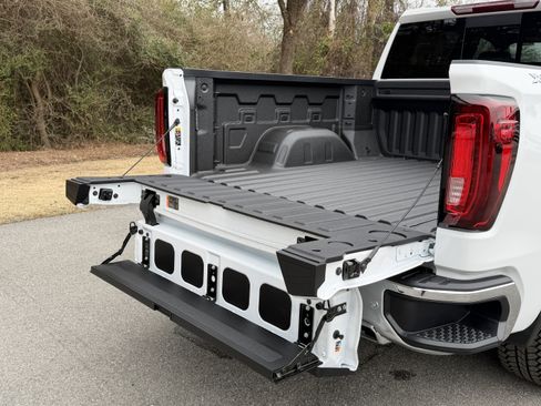 New 2026 GMC Sierra 1500 SLT w/ SLT Premium Plus Package image 17