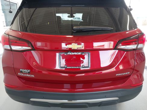 Certified 2022 Chevrolet Equinox Premier FWD image 33