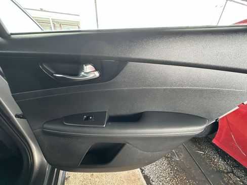 Used 2023 Kia Forte GT-Line image 32