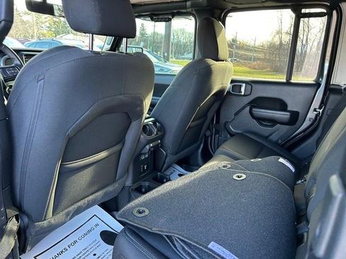 Used 2021 Jeep Gladiator Willys image 14