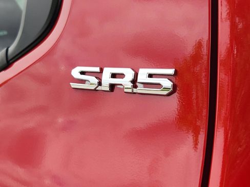 Certified 2025 Toyota Tacoma SR5 image 32