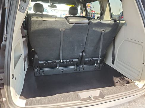 Used 2019 Dodge Grand Caravan SXT FWD image 12