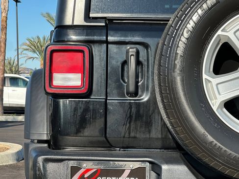 Used 2022 Jeep Wrangler Unlimited Sport image 37