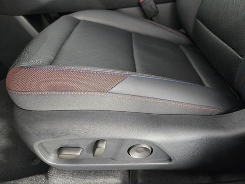 New 2026 Chevrolet Equinox RS w/ Convenience Package III FWD image 26