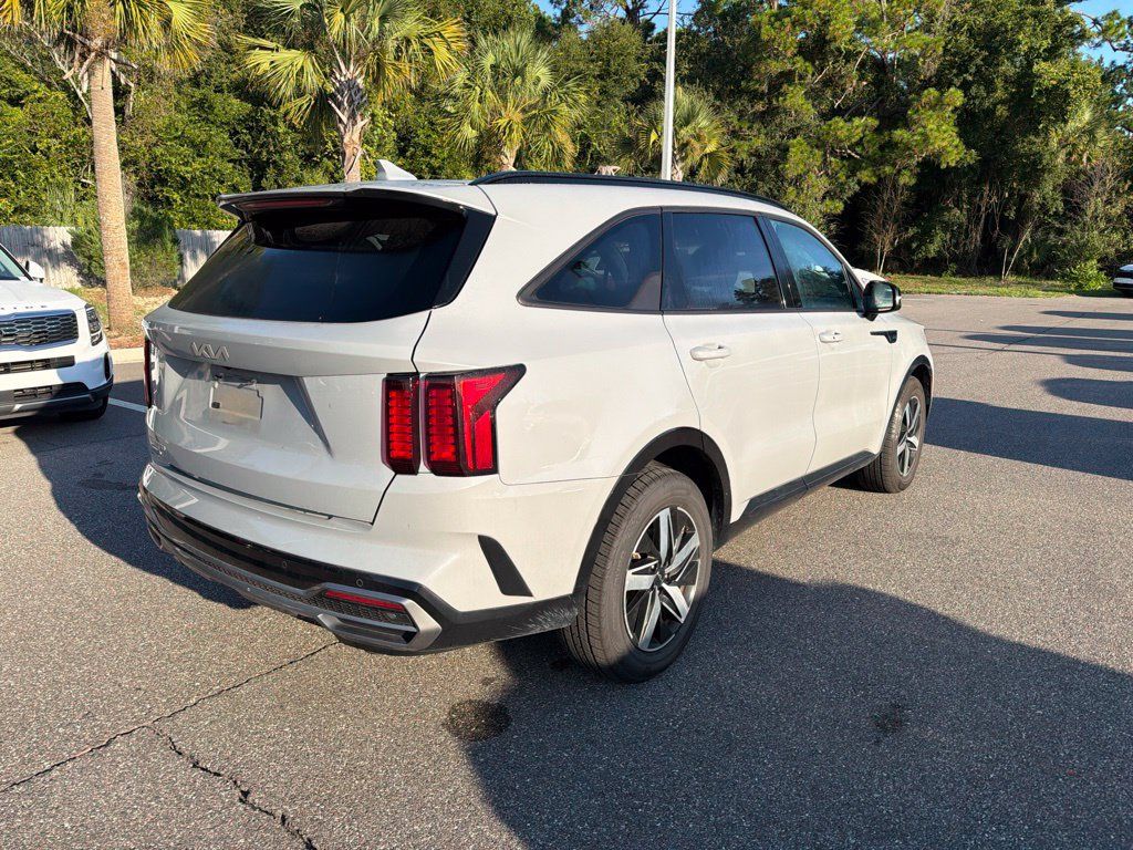 Certified 2023 Kia Sorento EX w/ Panoramic Sunroof Package FWD image 4