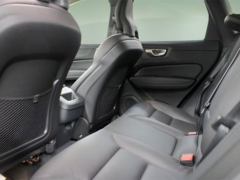 Certified 2025 Volvo XC60 B5 Plus image 11
