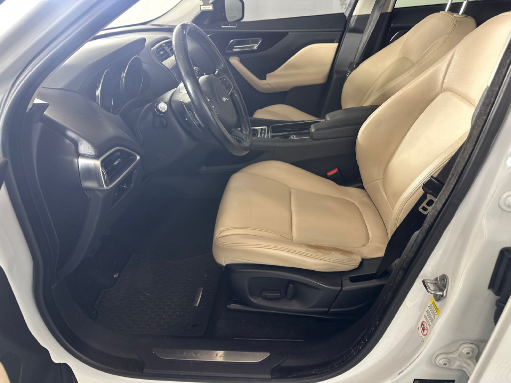 Used 2018 Jaguar F-PACE Premium AWD/4WD image 3