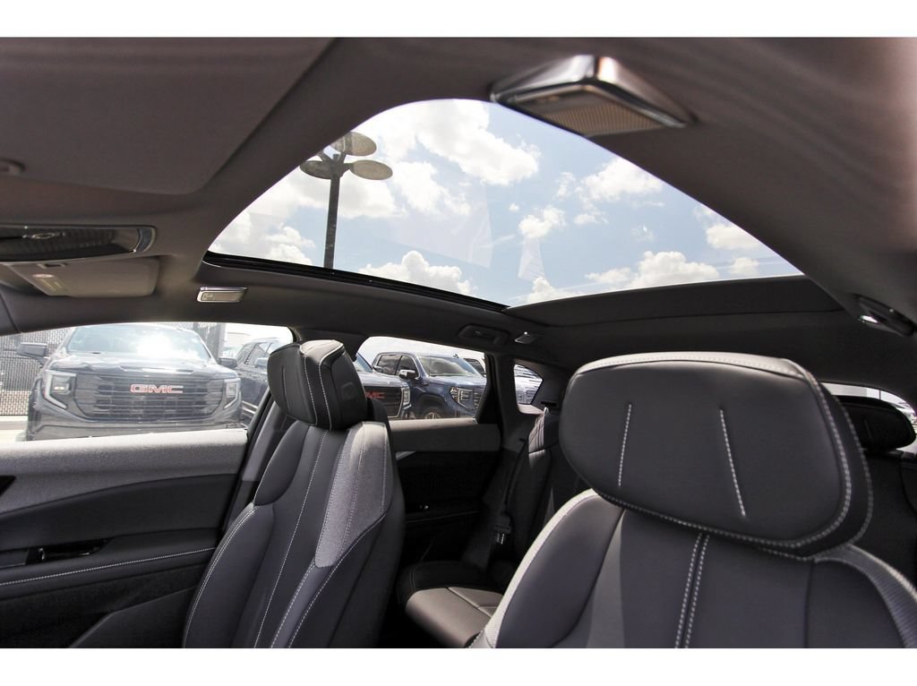 New 2027 Cadillac Optiq Luxury AWD/4WD image 23