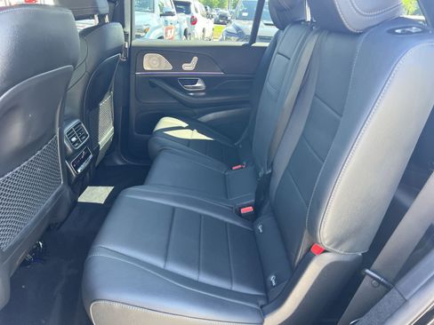 Used 2025 Mercedes-Benz GLS 450 4MATIC image 26