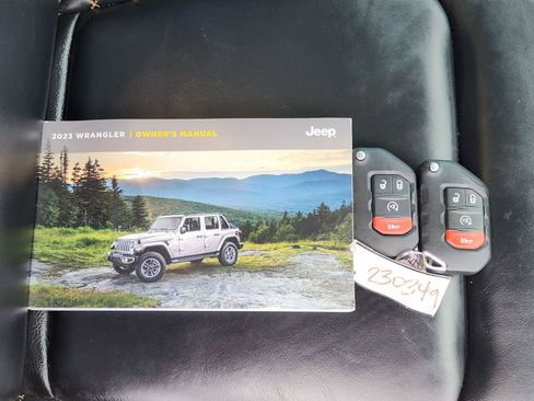 Used 2023 Jeep Wrangler Unlimited Sahara AWD/4WD image 42