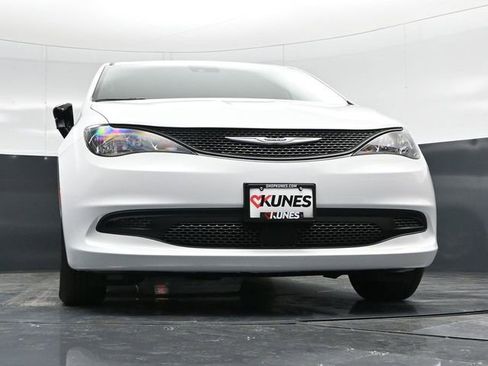 New 2026 Chrysler Voyager LX image 57