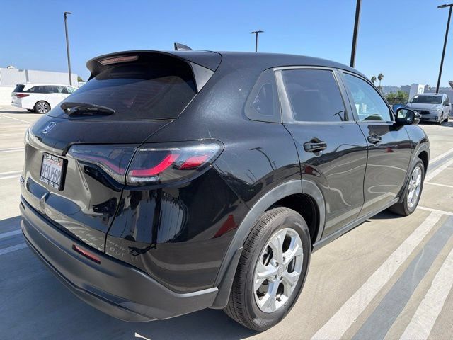 Used 2023 Honda HR-V LX image 2