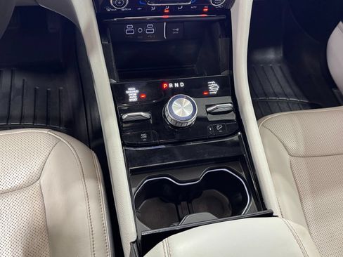 Used 2023 Jeep Grand Cherokee Overland AWD/4WD image 25
