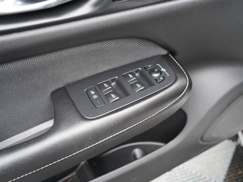 Used 2019 Volvo S60 T6 R-Design image 29