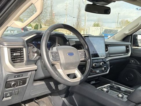 Used 2023 Ford Expedition Max XLT image 10