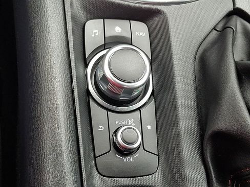 Used 2018 MAZDA MX-5 Miata RF Club RWD image 25