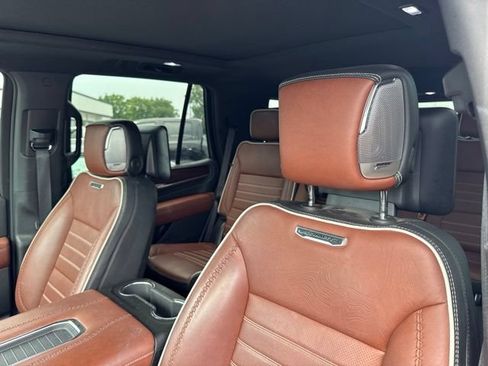 Used 2023 GMC Yukon Denali Ultimate AWD/4WD image 8