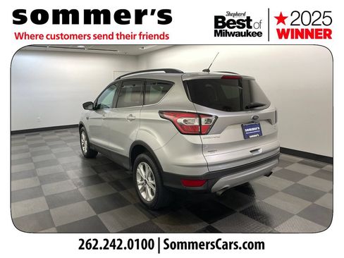 Used 2017 Ford Escape SE w/ Equipment Group 201A FWD image 3